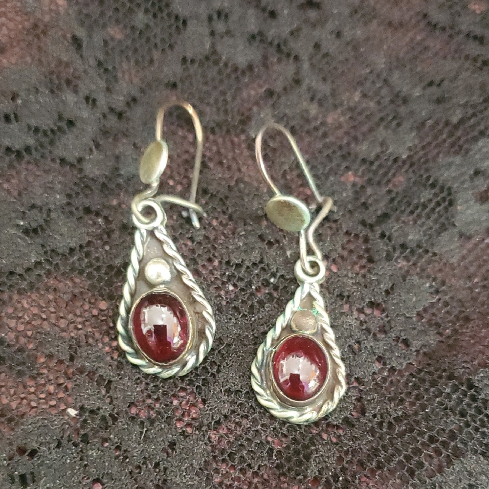 Elegant Sterling Silver and Red Teardrop Earrings DY12